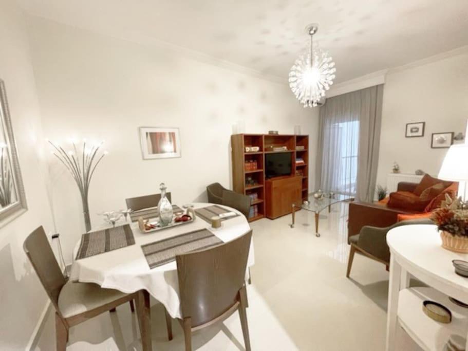 Crimson Suite: 1-Bedroom Apartment In Солун Екстериор снимка