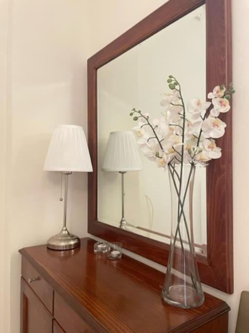 Crimson Suite: 1-Bedroom Apartment In Солун Екстериор снимка